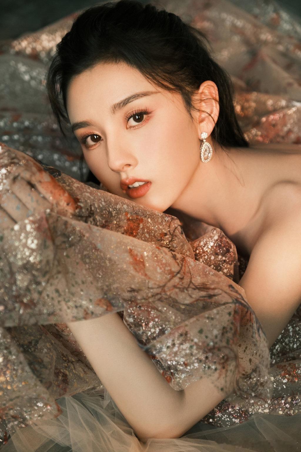 美美的姑娘最爱你的颜色~~宋祖儿