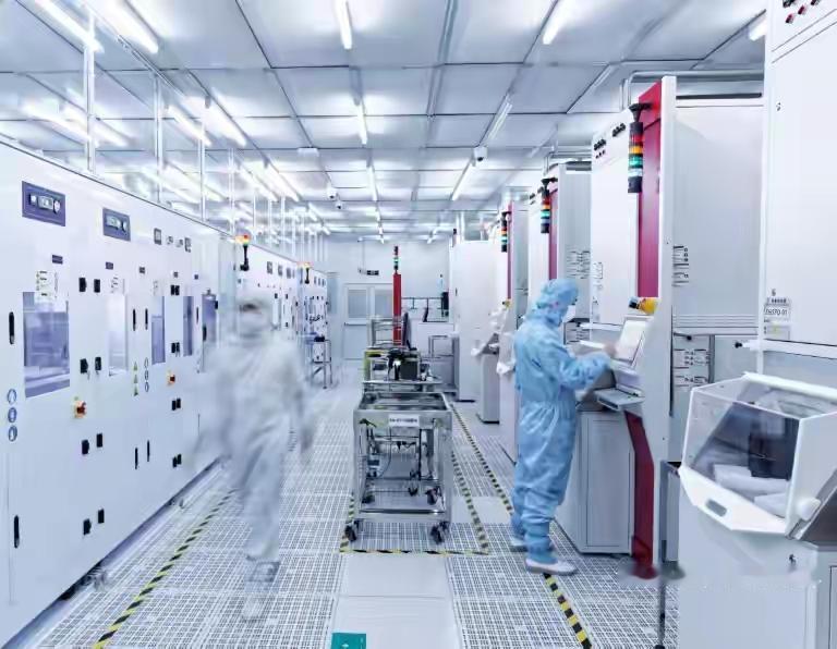 德日巨头慌了，从卡脖子到抢着买，曾几何时，高端机床是日德的“摇钱树”，中国想买台