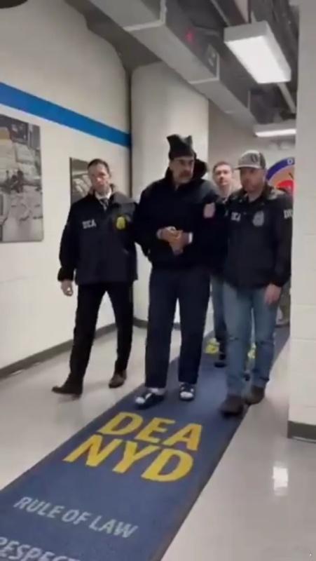 马杜罗身边内鬼详情曝光马杜罗确切位置被泄露给美方今年10月的时候，美联社就报道