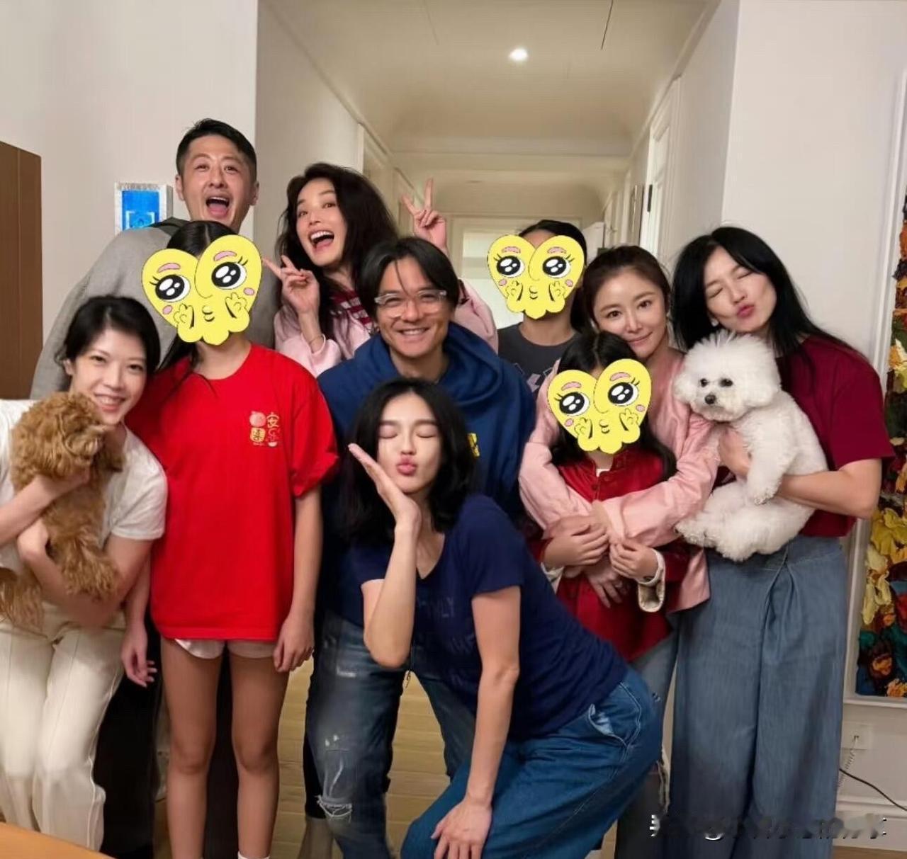 被50岁舒淇的颜值惊艳到了，她现在怎么变得这么漂亮大气了呢，记得之前她的长相没有