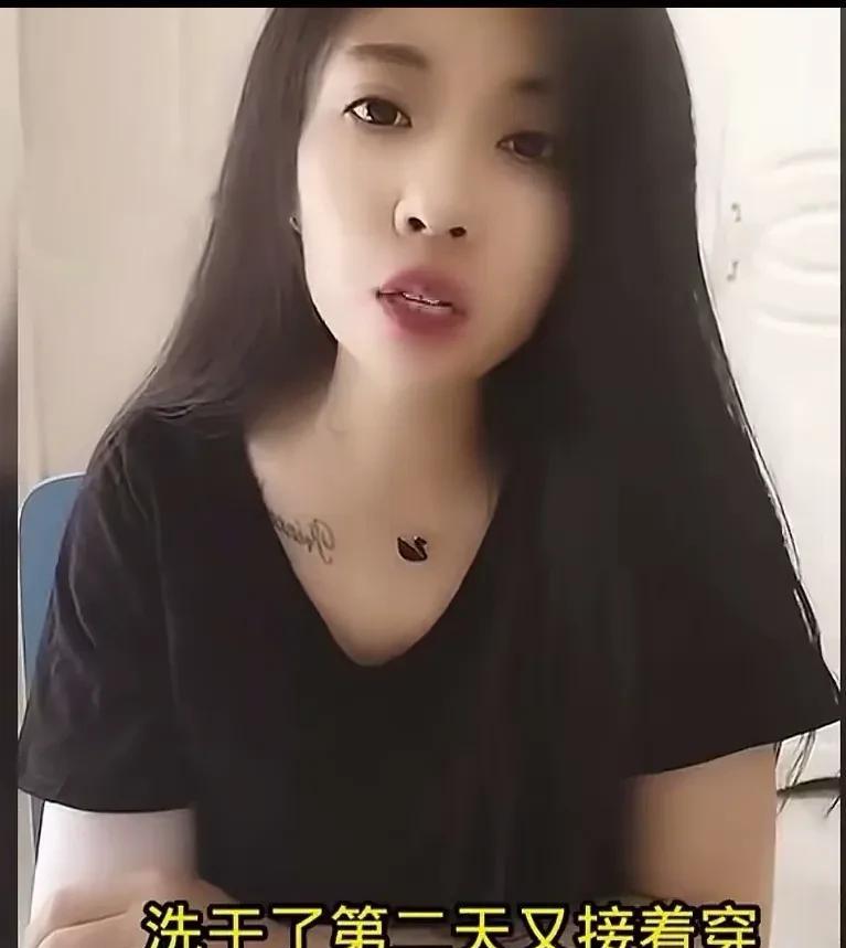 这个姑娘的三观正！老爸退休了，没事做的时候就在小区里捡纸壳纸箱子来卖。这样就在家