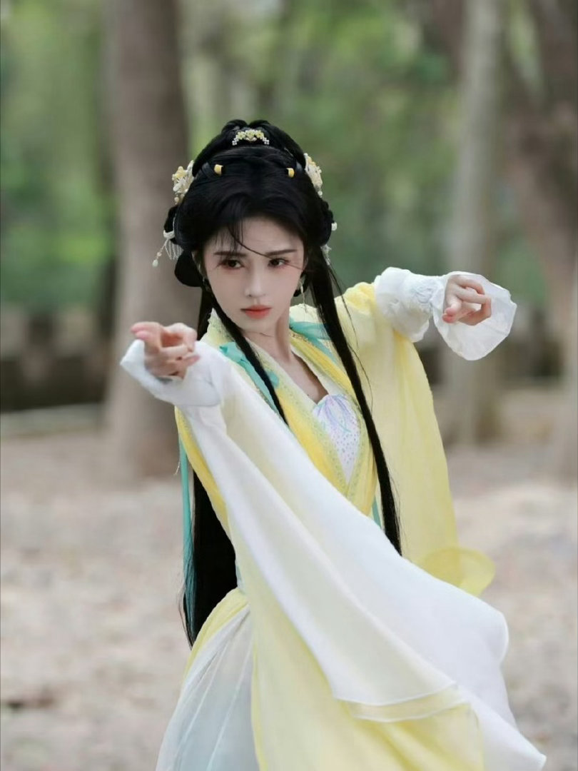 鞠婧祎新剧爱你老己终于看到不吃亏的女主了！打扰自己休息的通通骂回去，遇到危险先