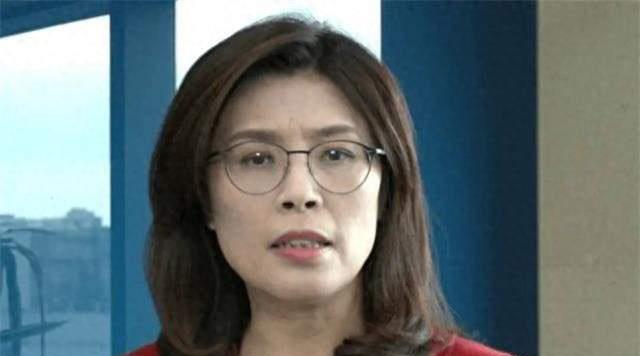 话一出口收不回，郑丽文顺势找台阶瞅这局面，郑丽文开始给自己打圆场了。前两天还