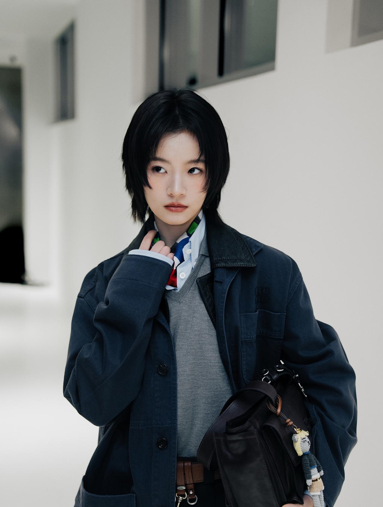 李庚希超话不限风格，随心而动，不若夜色，自成焦点。@李庚希zea李庚希miu