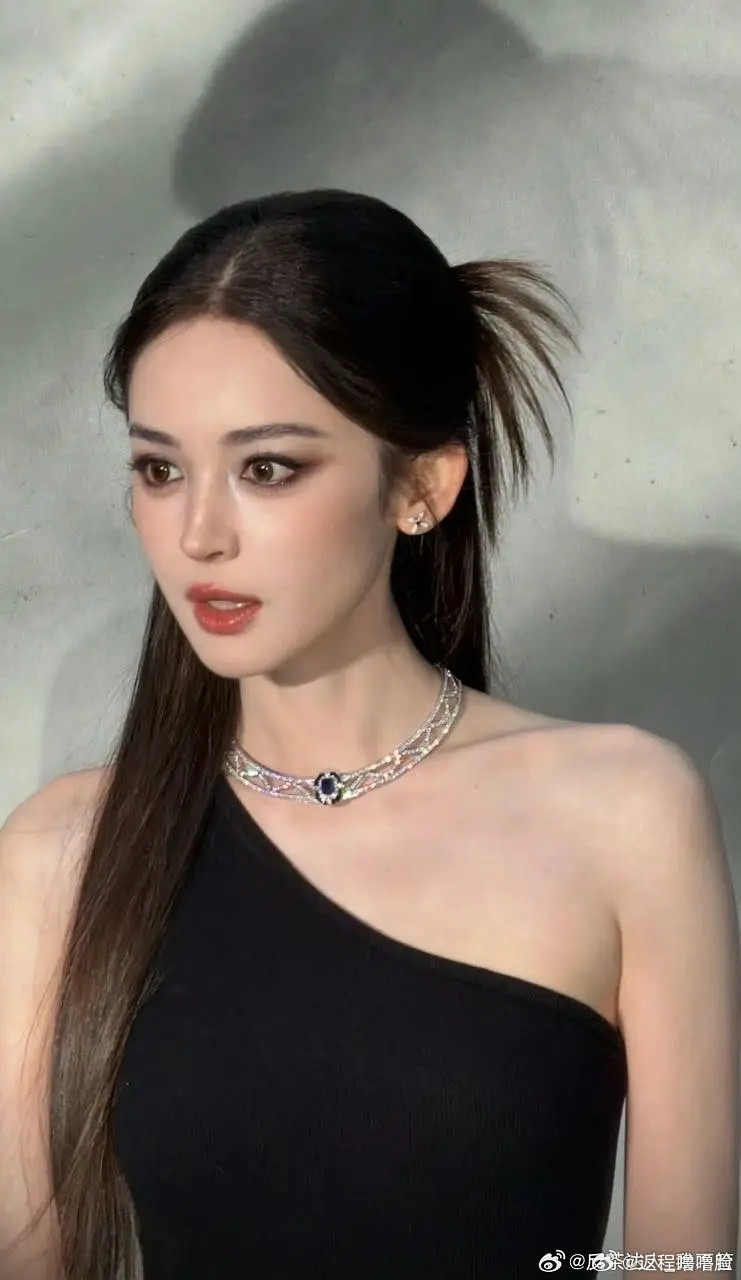 娜扎今天活动生图你们觉得状态怎么样