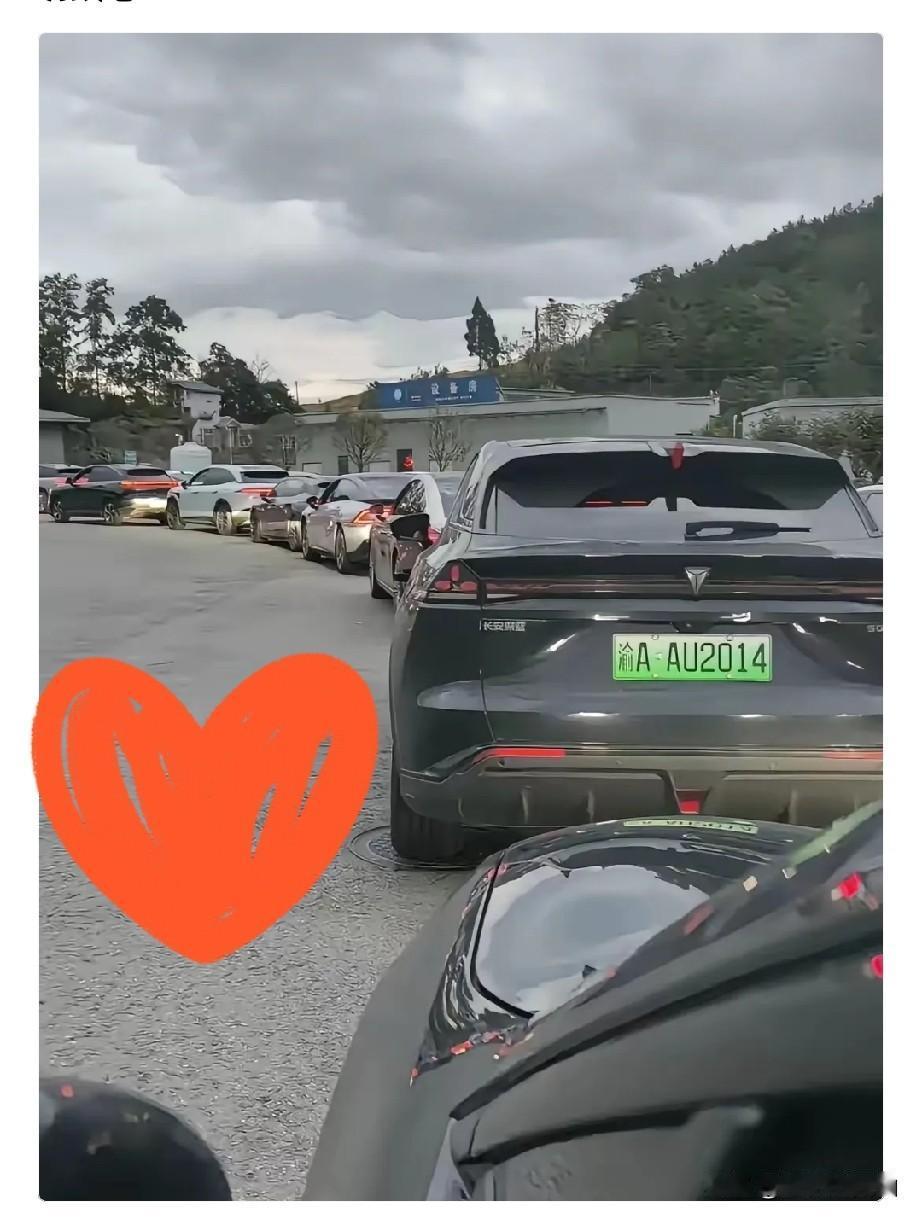 国庆上了高速，买了电车的都哭了……平时可能没啥感觉，日常在市区代步，电车省钱