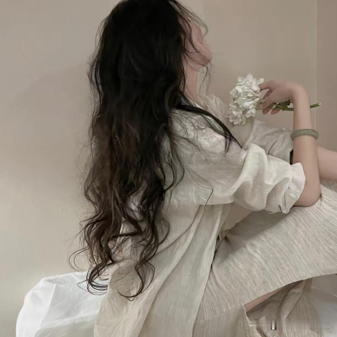 如果有一天你很难过，感觉过不下去的时候告诉你一个办法：去多想想他的好，别