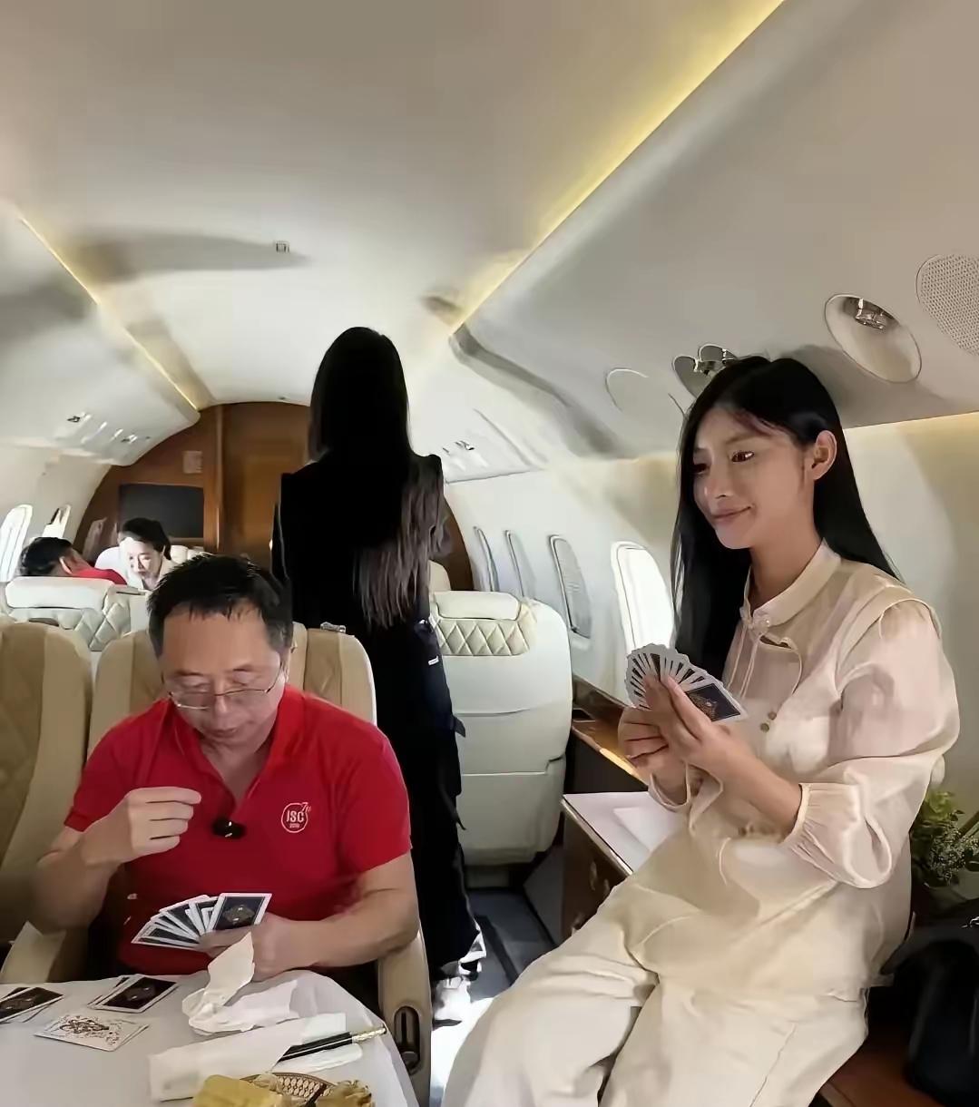 看了周鸿祎被人爆料，突然觉得做普通人挺好，因为能力大了，不仅责任也大，也