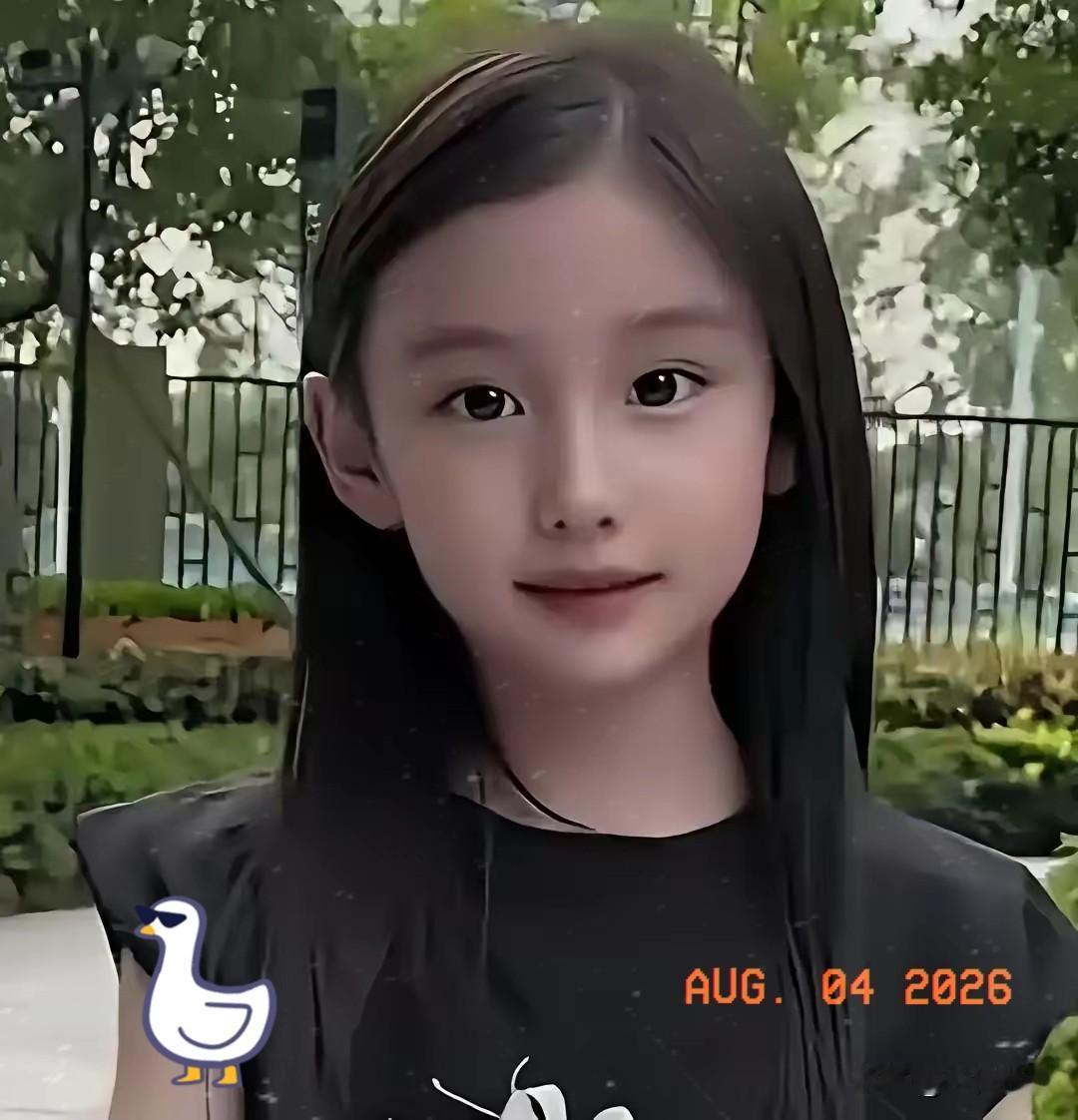 小糯米常年跟随父亲生活。眼见别的孩子常有父母一同陪伴，某天她向刘恺威提出，希望搬