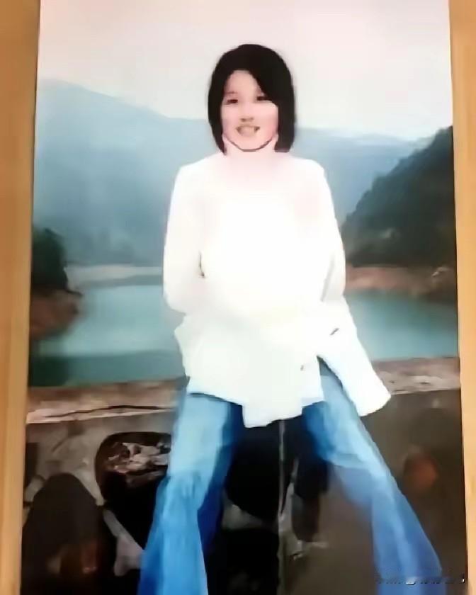2004年，福建女大学生蔡伟娟在校园里“凭空蒸发”。为了找她，原本家产千万的富豪