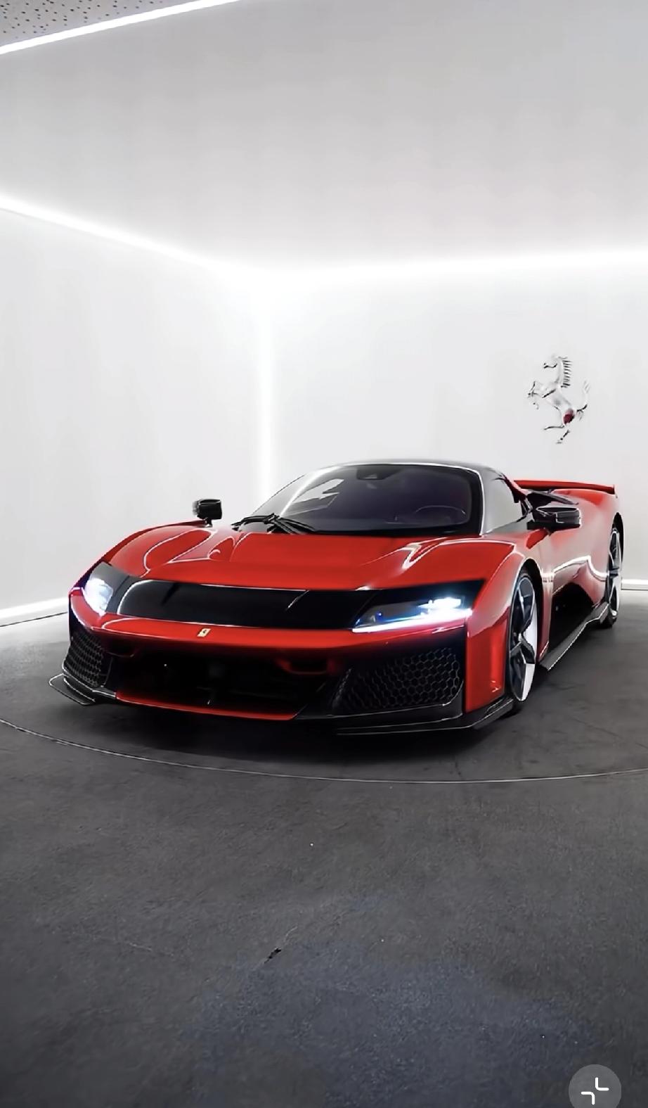 林志颖真豪气，一边看f1上海赛事，一边新买了法拉利的超跑，价格5,000万左右!