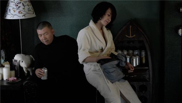 电影里《老炮》许晴演的话匣子，大概率是个暗娼。现实里还是有模板的，早年混社会