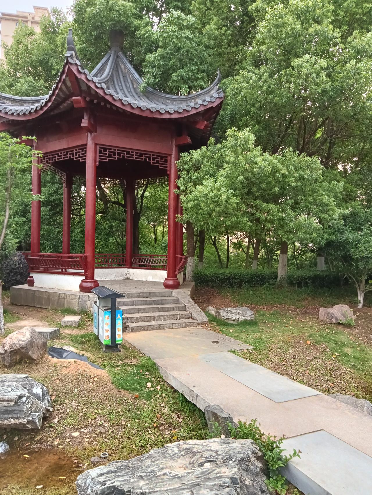 截至2018年，山东已有不少民用机场。例如，济南遥墙国际机场于1992年启用，青