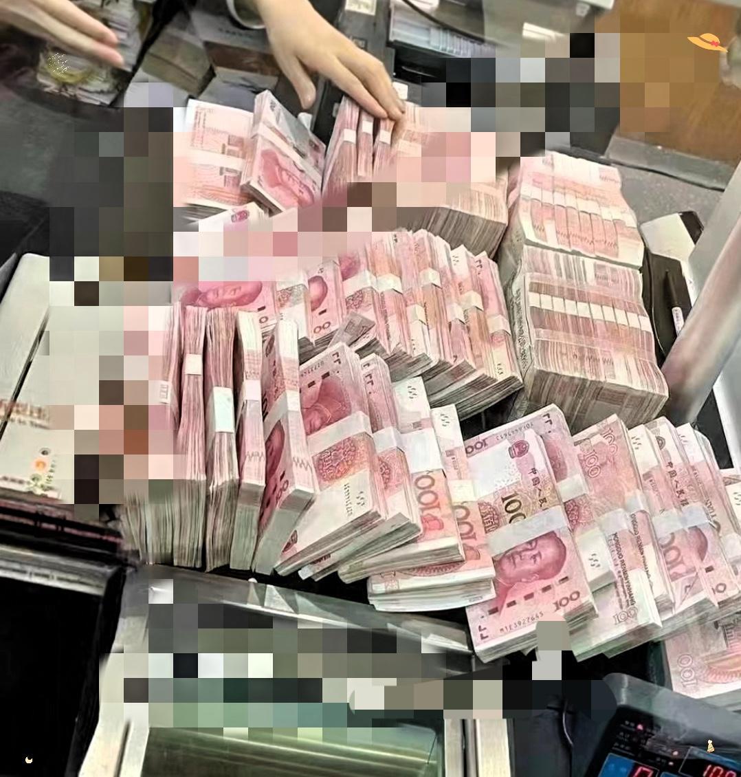 银行工作8年的舅舅告诉我：如果你有10万，存3年特色定期，3年后就有4650元