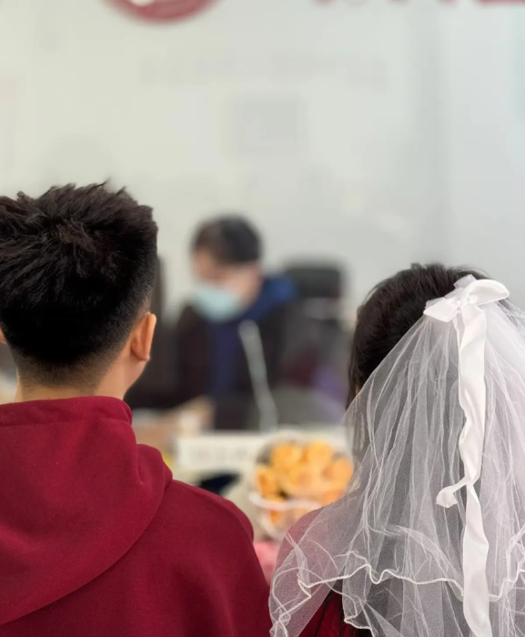 儿子找了个对象，谈了快3年了，最近准备结婚。女方提出要求，彩礼一分不要，车子房子