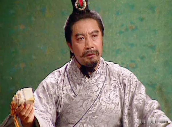 199年，被刘备截断投靠之路的袁术不得不退回大本营寿春，心情十分郁闷，便对手下说