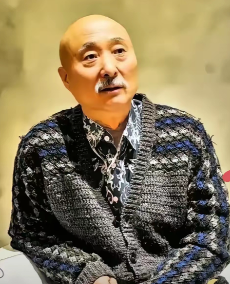 京圈里能让冯小刚主动递烟、葛优见了喊“佩斯哥”的，除了陈佩斯还有谁？