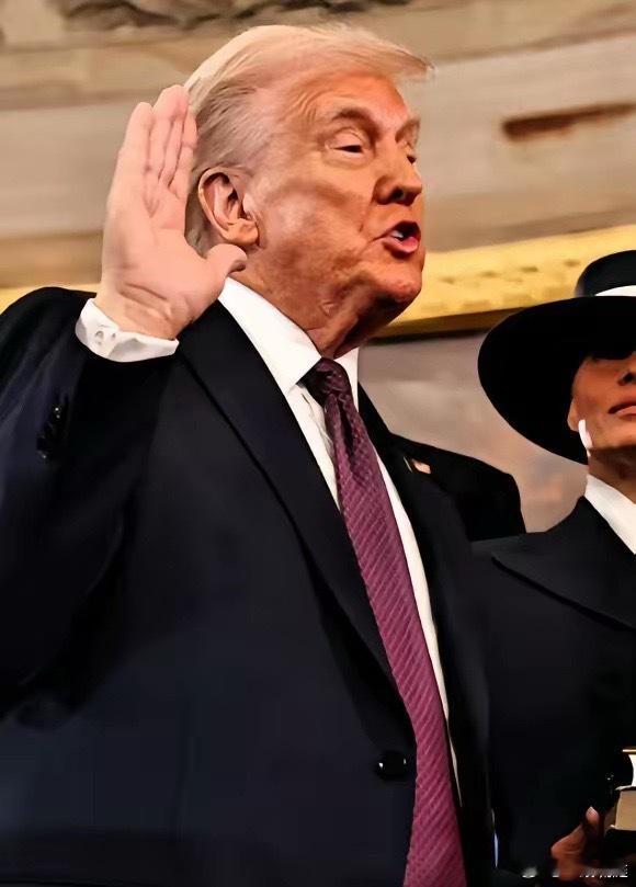 1243.55吨石墨悄悄出了国，海关没拦住，到底卡在哪？这事真不是编的。去年4月