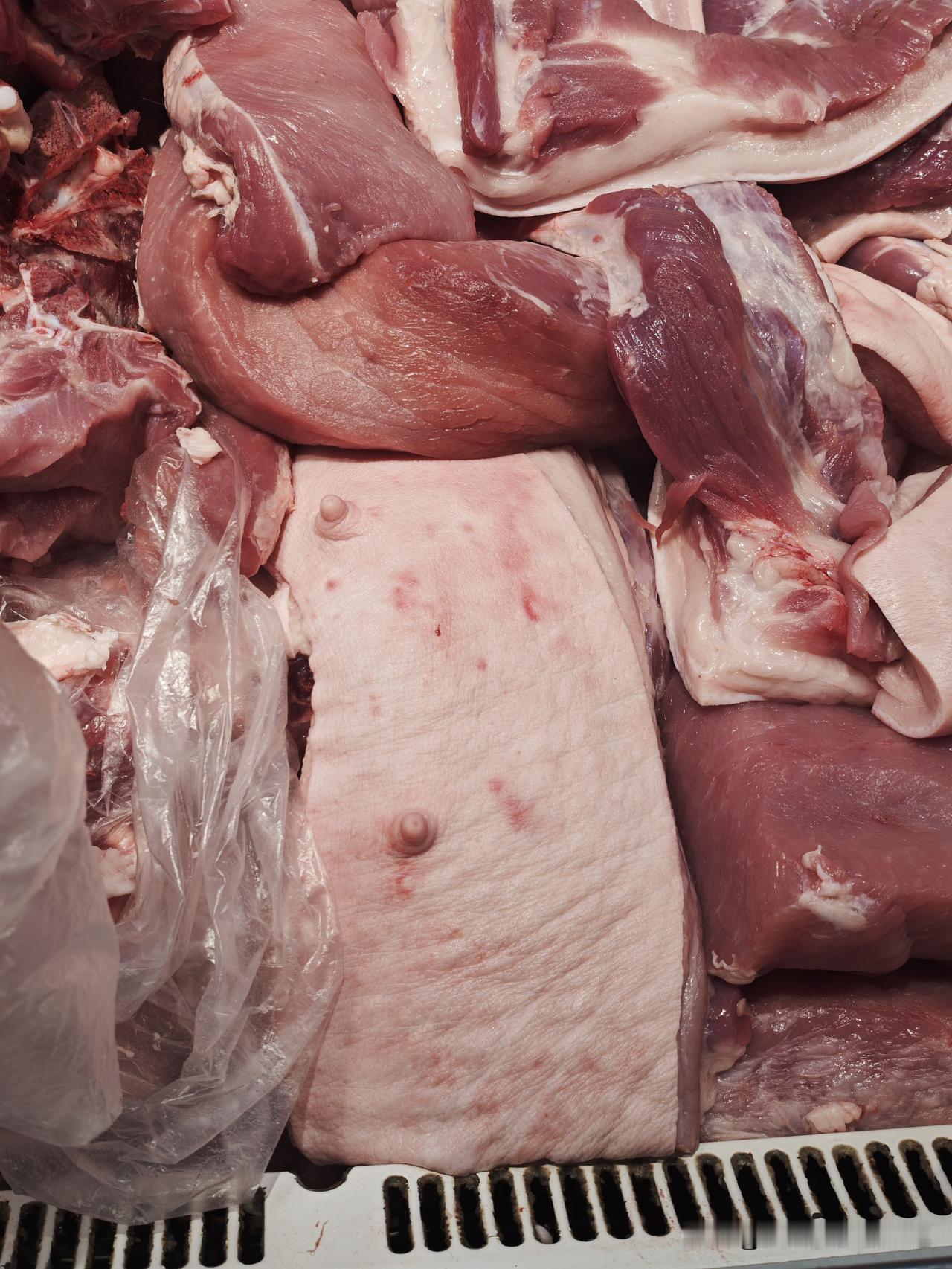 晒图笔记大赛这是不是母猪肉？有没有懂行的给看看[抠鼻][抠鼻][抠鼻]