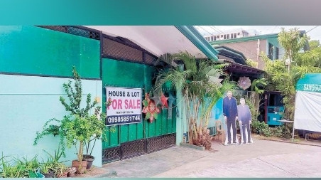 菲律宾前总统被抓100天后，杜特尔特又遇大麻烦，老杜媳妇准备卖房走人。菲媒《