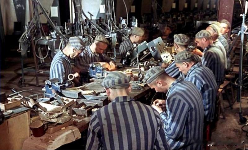 第二次世界大战时期，德三军事工业由于缺乏人力和为了节省开支，所以德三军事工业在制