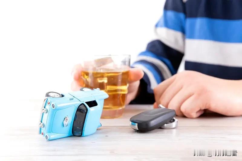 小伙酗酒两年致双目失明：24岁河南青年因职场压力长期借酒消愁，日均半斤白酒的恶习