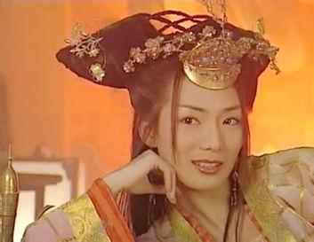 郑秀珍还有一个非常经典的角色就是马景涛版《笑傲江湖》的东方不败.