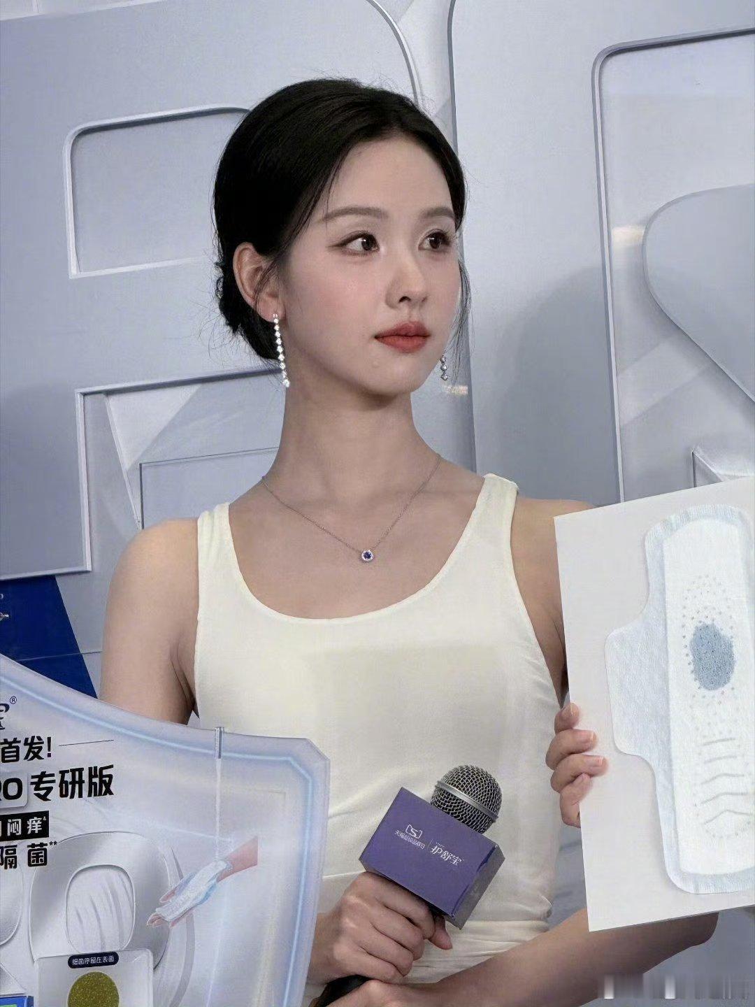 女神降临了🥲陈都灵完全是归国白月光，纯白的茉莉花​​​