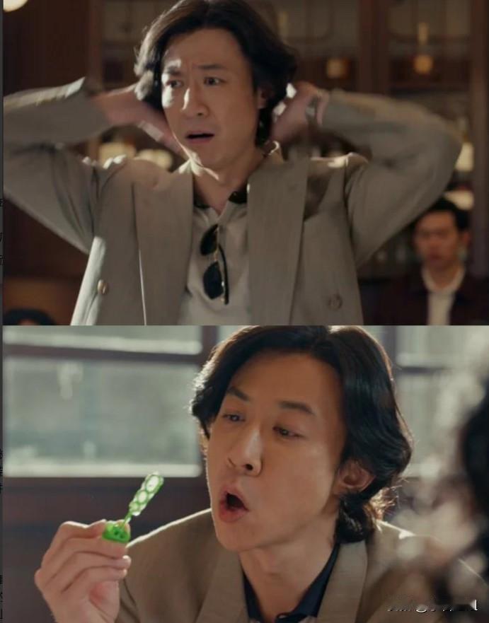 现在好了全国人民都知道《小城大事》里那个跑腿办事、抠抠搜搜还放飞鸽