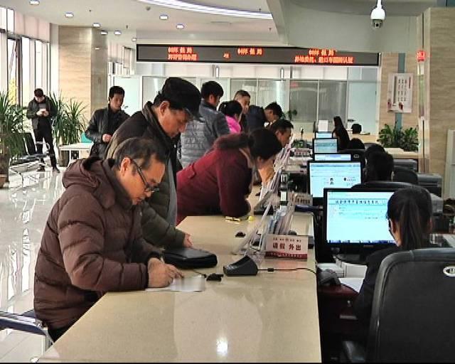 到了退休年龄，社保没有交满15年，千万不要直接放弃，还有4条出路很多人辛