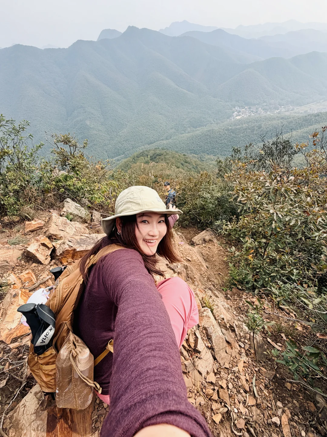 山下太拥挤了，还是山上的自由的空气好