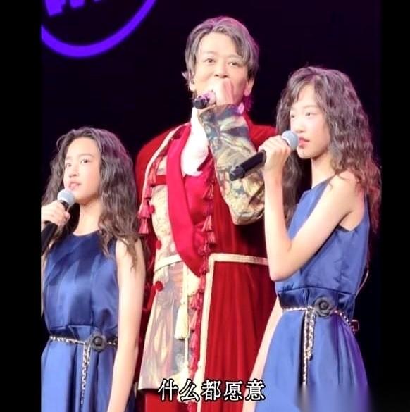 名字叫陈晓东的这个男人，曾经差一点就接过了“四大天王”手里的权杖。90年代末，