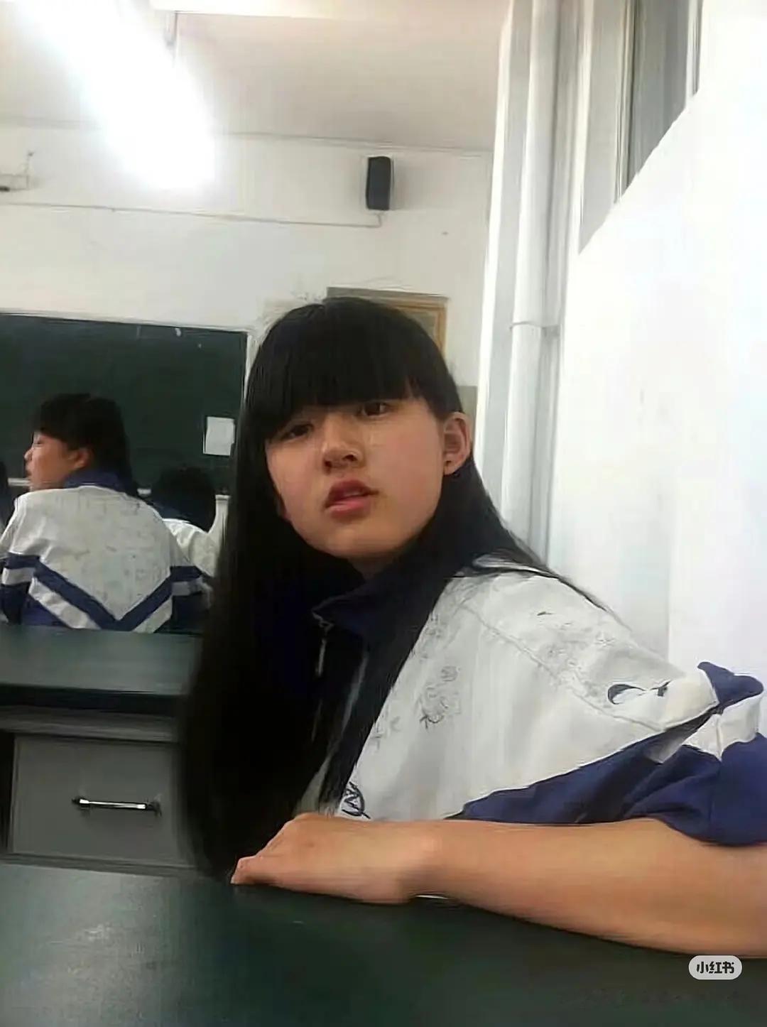 同时期的赵露思和虞书欣