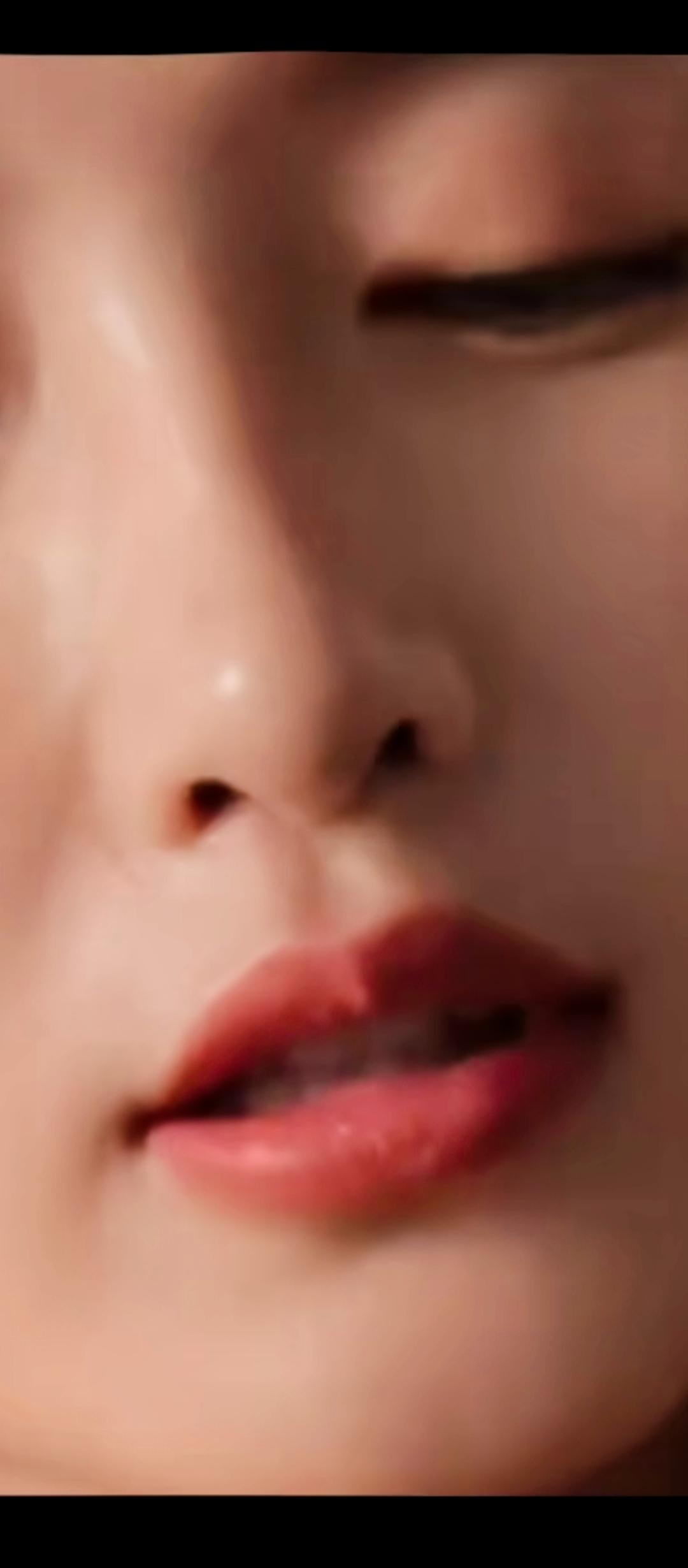 猜猜这个女明星是谁？[比心]