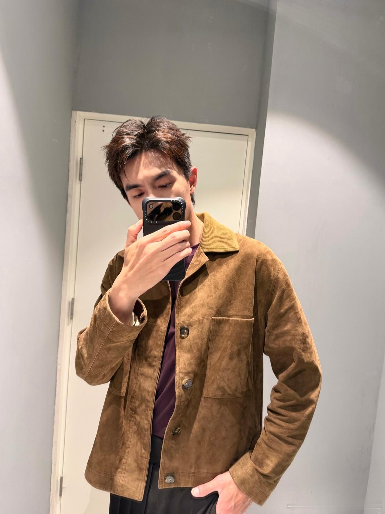 林更新评论区林更新最终承受了九亿少女的梦的破碎，网友也是评论的有才，就说林更新看