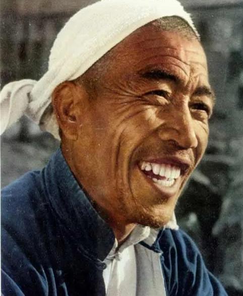 1986年，陈永贵病逝，大寨全村搭灵棚送别。消息传到县里，昔阳县领导撂下话：“灵