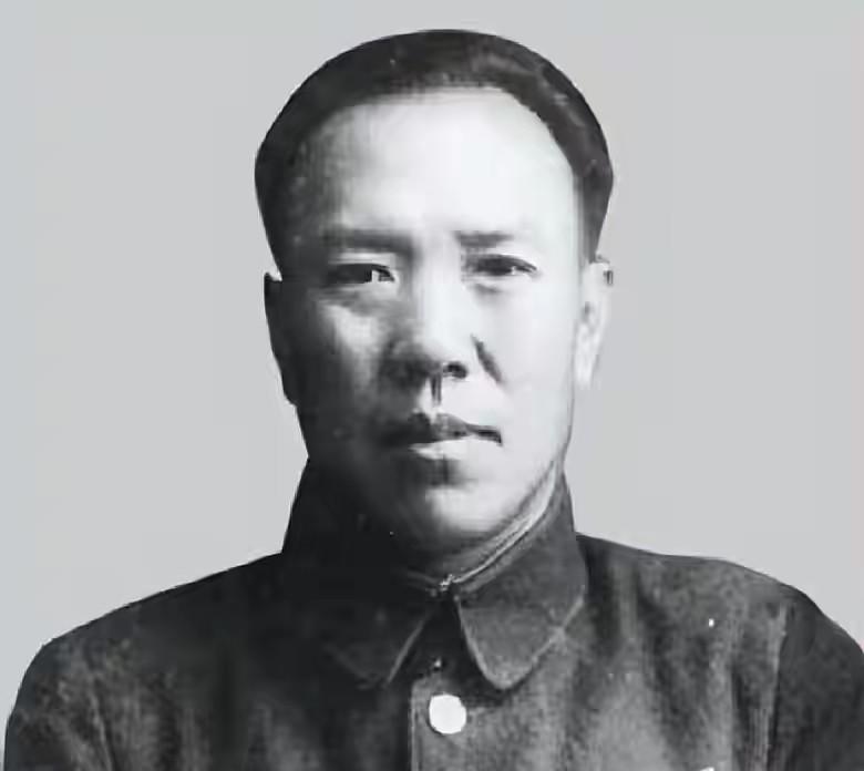 全军唯一特例！抗日名将率十万大军起义立功，为何依旧被送入功德林当战犯？十万大军起