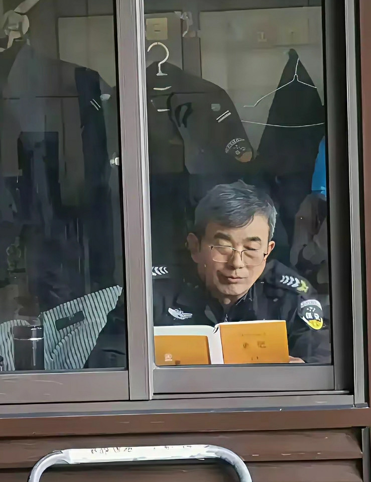看这种书的都有帝王之志，这老小子野心不小