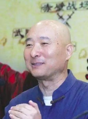 陈佩斯说，我爱人怀我儿子陈大愚，快要临产的前夕，他去医院做产检，那天给他做产检的