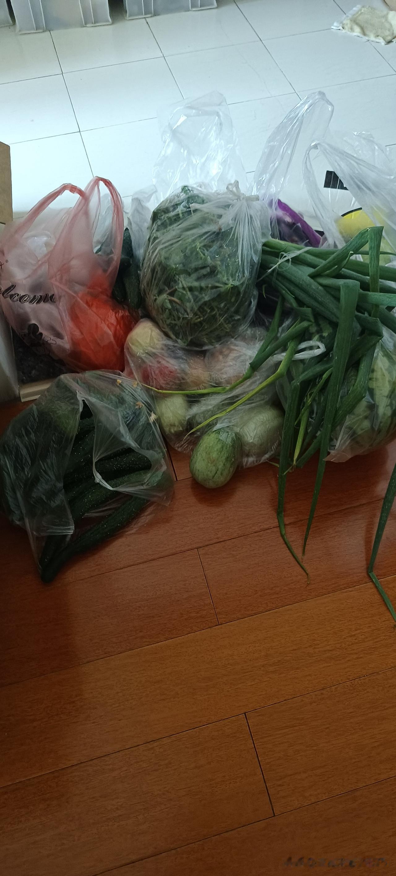 我家那口子又逼着我跟他回老家了，说句真心实意的话，我真的不想回他那个老家。过到