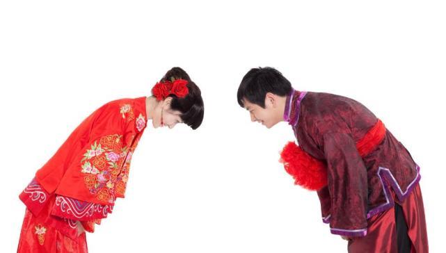 22岁孕妇怀孕10个月, 肚子还是没动静, 医院检查后医生笑了