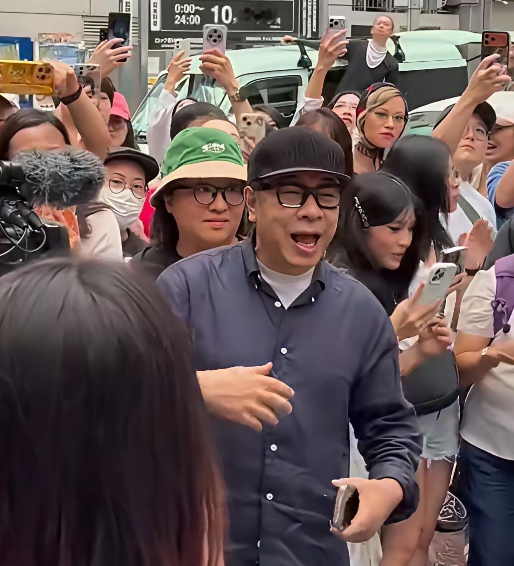 蔡康永公开支持民进党被曝光后，已经彻底放飞自我！他随即把自己在大陆的经纪人全部在