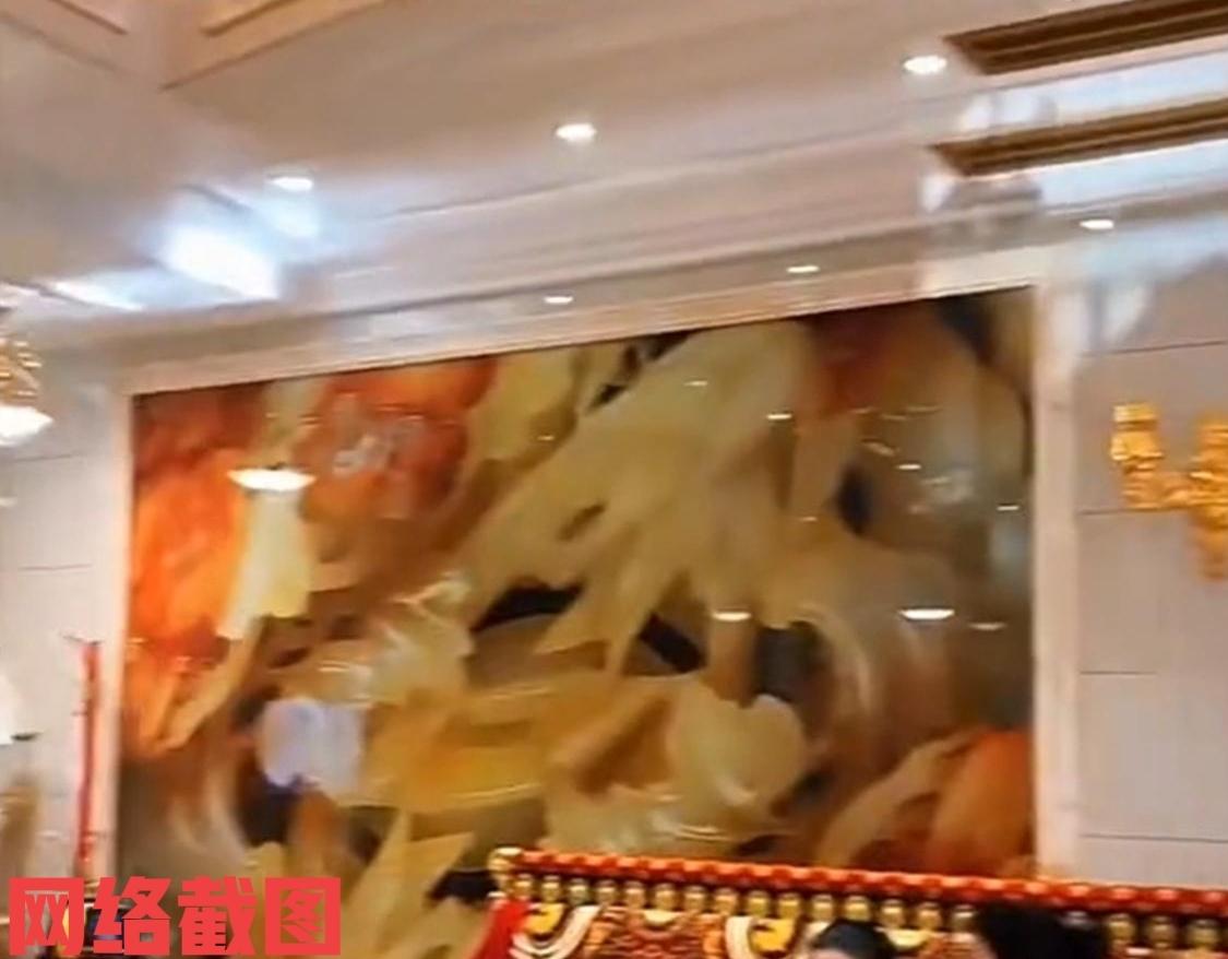 浙江有女生有个男朋友。女生只是知道男友家是农村的，以为家里的条件一般般，当随