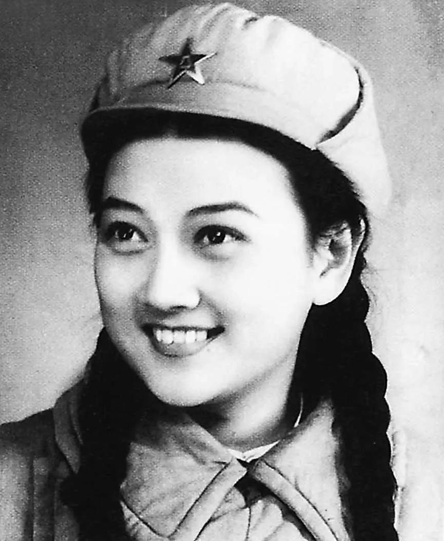 我觉的王晓棠是中国最美演员，网友们也这么说。王晓棠是河南开封人，50年代参军