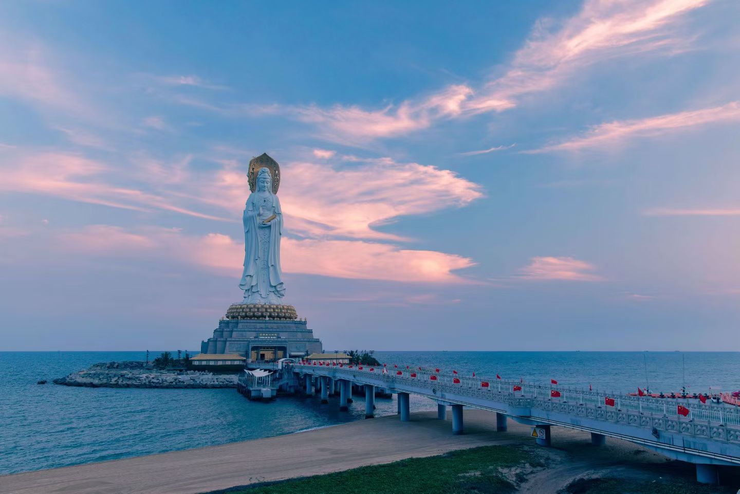 早安吉祥！见佛欢喜！愿美好如约而至，愿你心生欢喜🌸