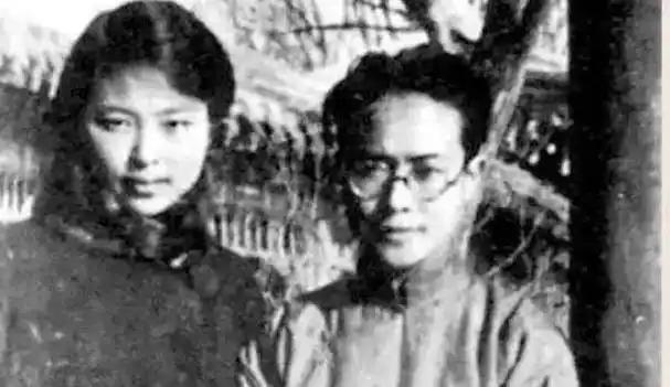 一位性学家说：“男人和女人的关系，如果是真爱，床上无君子，见面无淑女。真爱面前，