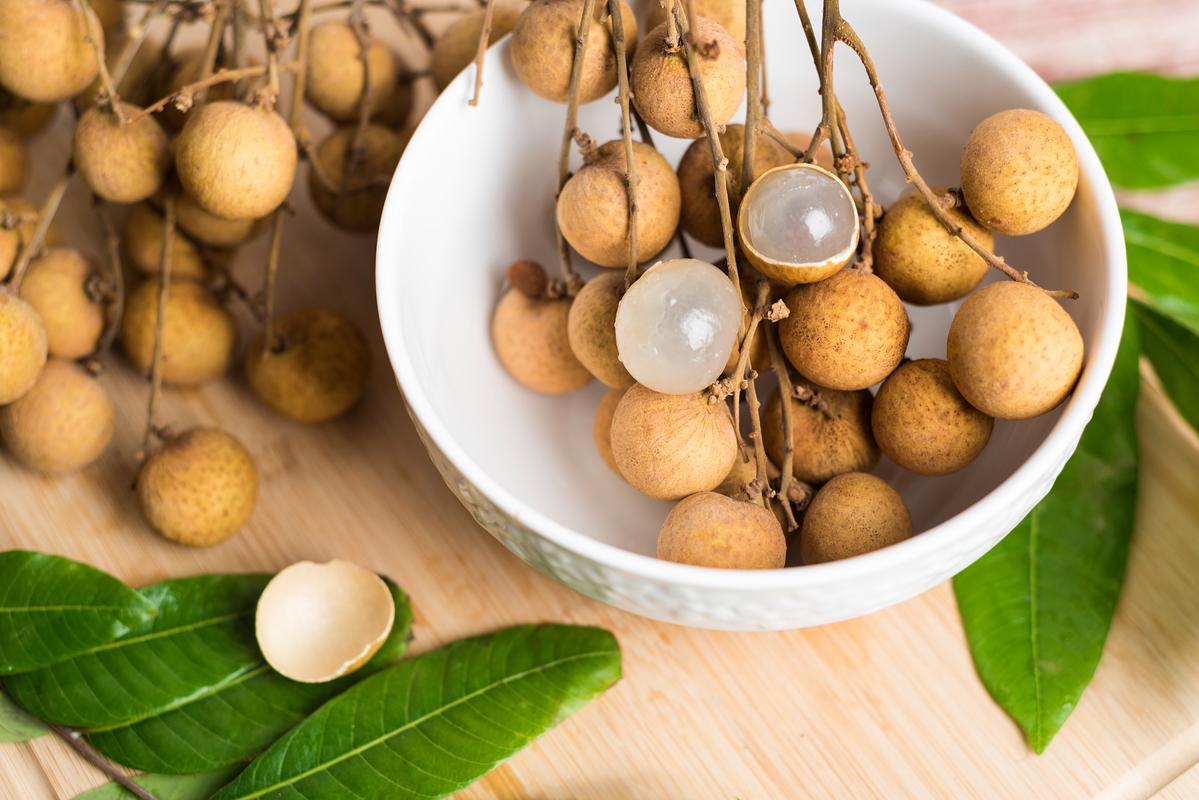 桂圆是血脂“催化剂”？医生建议：若想血脂正常，4种水果少吃“每天吃10颗桂圆，