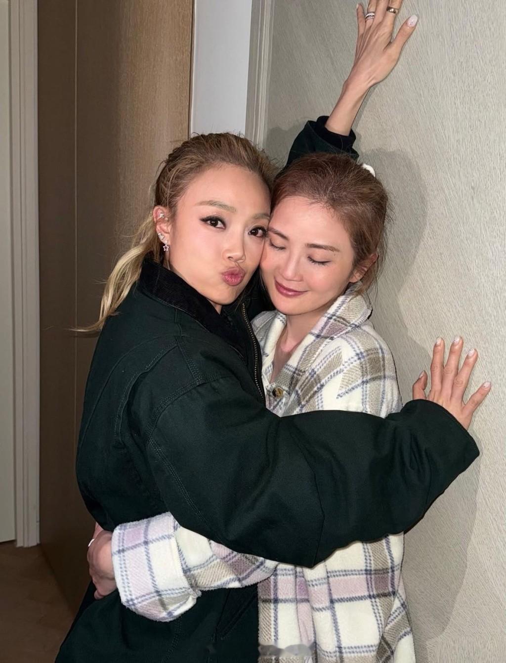 星岛：容祖儿备战英皇家族演唱会紧张到半夜惊醒最快2027年举办个人演唱会谈及阿S