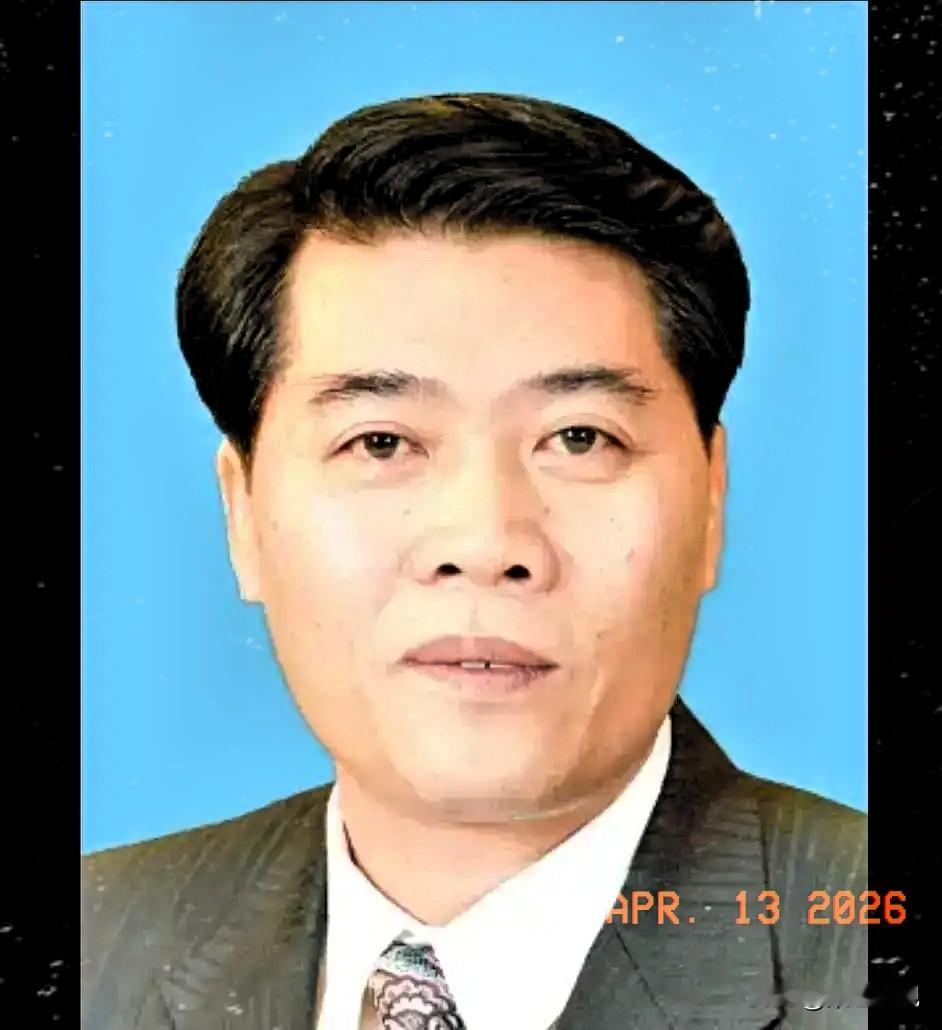 他是广东省人大常委会原主任，从顺德走出的广东本土干部。他出身基层，长期在地方一