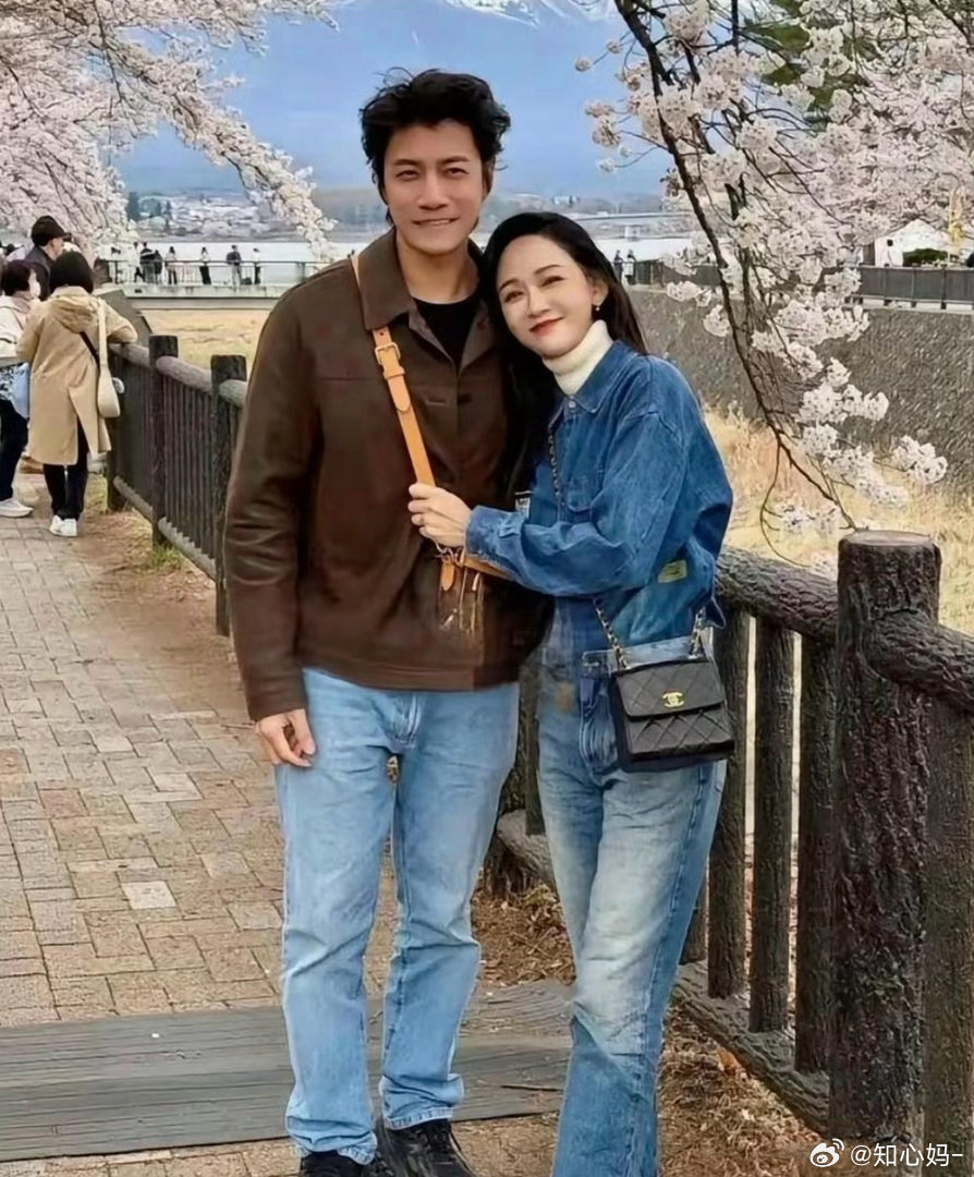 #乔任梁妈妈祝陈乔恩早日生宝宝#2026年10月15日是乔任梁十周年冥诞，陈乔恩到场与乔爸乔妈聚餐合